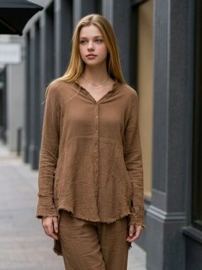 Flawless oversized, gauzy button-down shirt brown, raw hems, a textured Cotton M